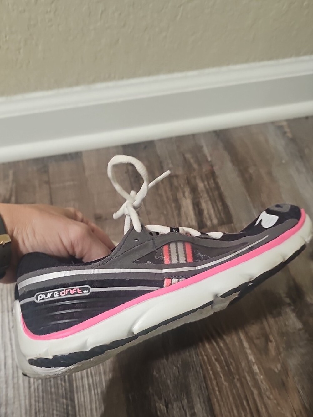 Brooks Pure Drift Dna Lightweight Running Shoes - Picture 2 of 5